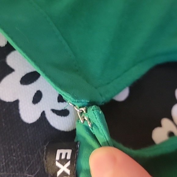 Express Green Keyhole Top - Picture 6 of 9